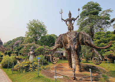Xieng Khuan sculptures